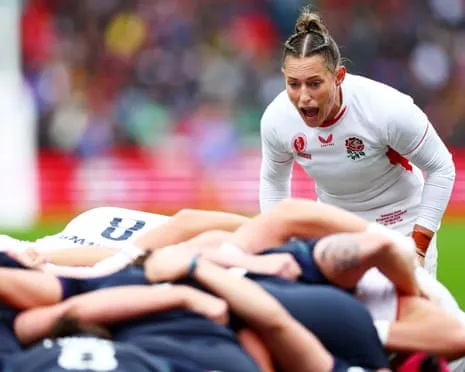 Roll Over: Mo Hunt on Red Roses Pain That Left a Scar