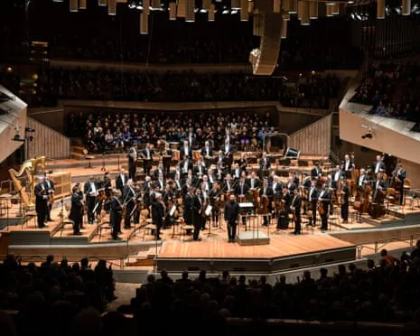Arnold Schoenberg: Violin Concerto, Verklärte Nacht, Die Jakobsleiter Album Review – A Compelling and Remarkable Compilation