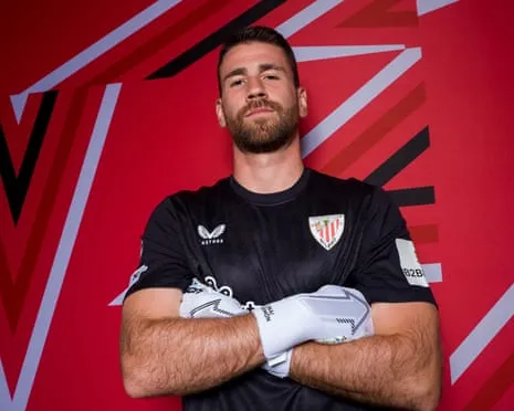 Unai Simón: ‘Alcanzar un trofeo con el Athletic me satisface más que 10 títulos en cualquier otro lugar’