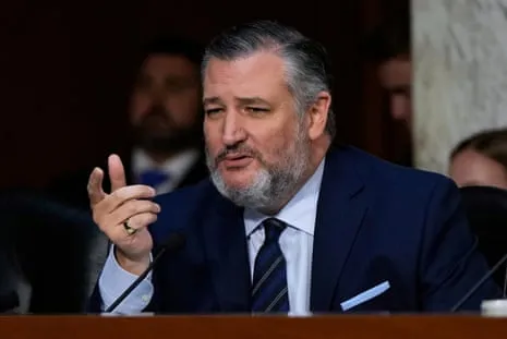 Ted Cruz Draws Parallels Between FCC Chair's Warnings to Mob Boss Strategies