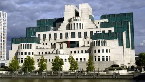 The UK's Secret Intelligence Service Introduces Deep Web Portal to Lure Agents in the Russian Federation
